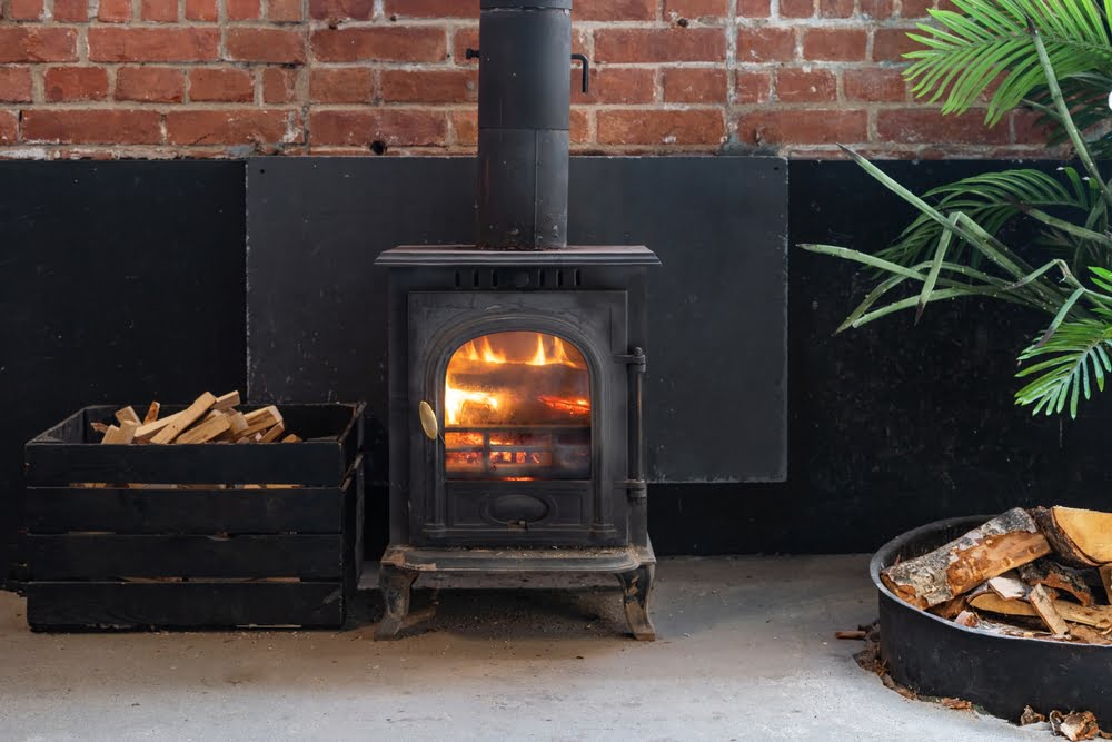 Natural,Fire,In,Fireside,Behind,Glass,Door,At,Modern,Interior Berkenhout 1M³ (= 1,75M³ losgestort)